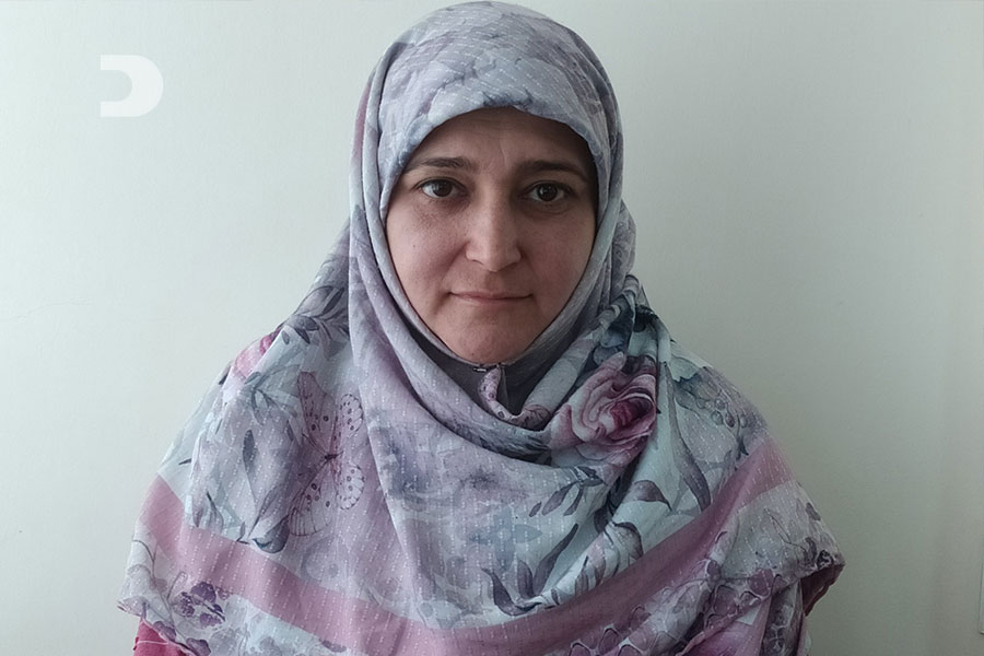 سرکار خانم شکوفه احمدی (کد 101)